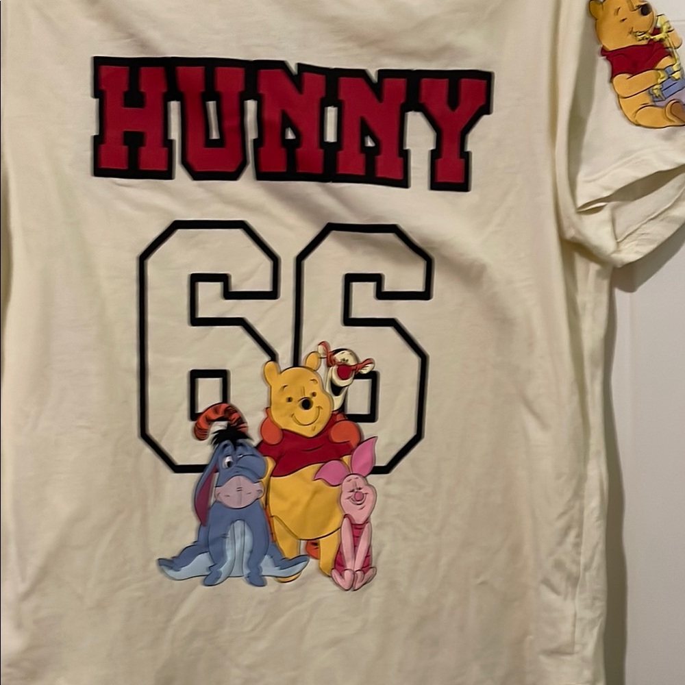Disney Cream Short Sleeve Tee and Disney  socks. - Picture 5 of 12